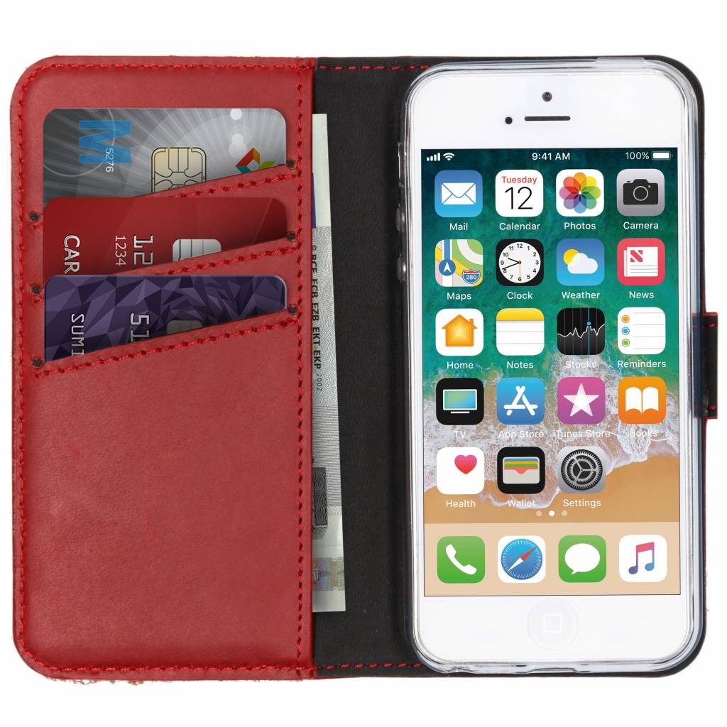 Selencia Echt Leren Bookcase voor de Apple iPhone SE (2016) / 5 / 5s - Rood