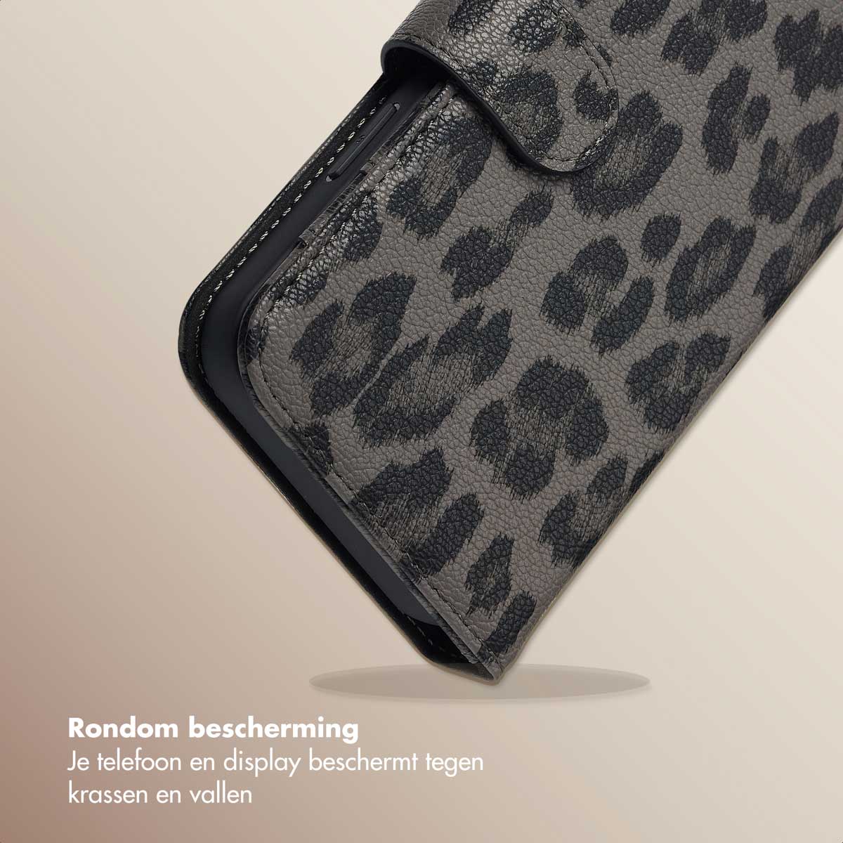 Selencia Sabi Bookcase met Panterprint voor de Apple iPhone 12 (Pro) - Midnight Black