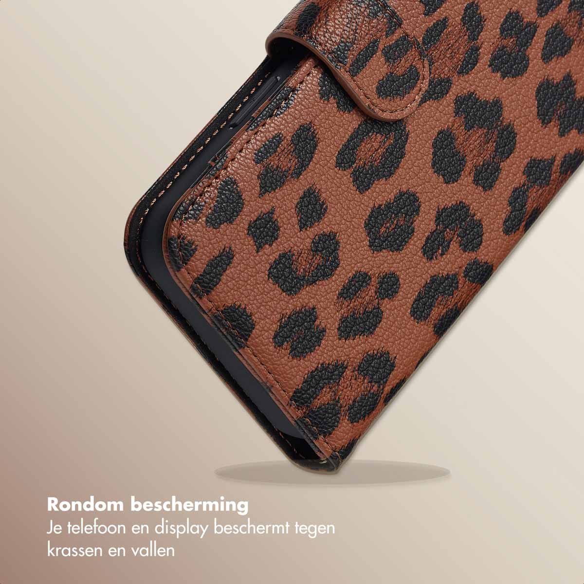 Selencia Sabi Bookcase met Panterprint voor de Apple iPhone 12 (Pro) - Mocha Brown