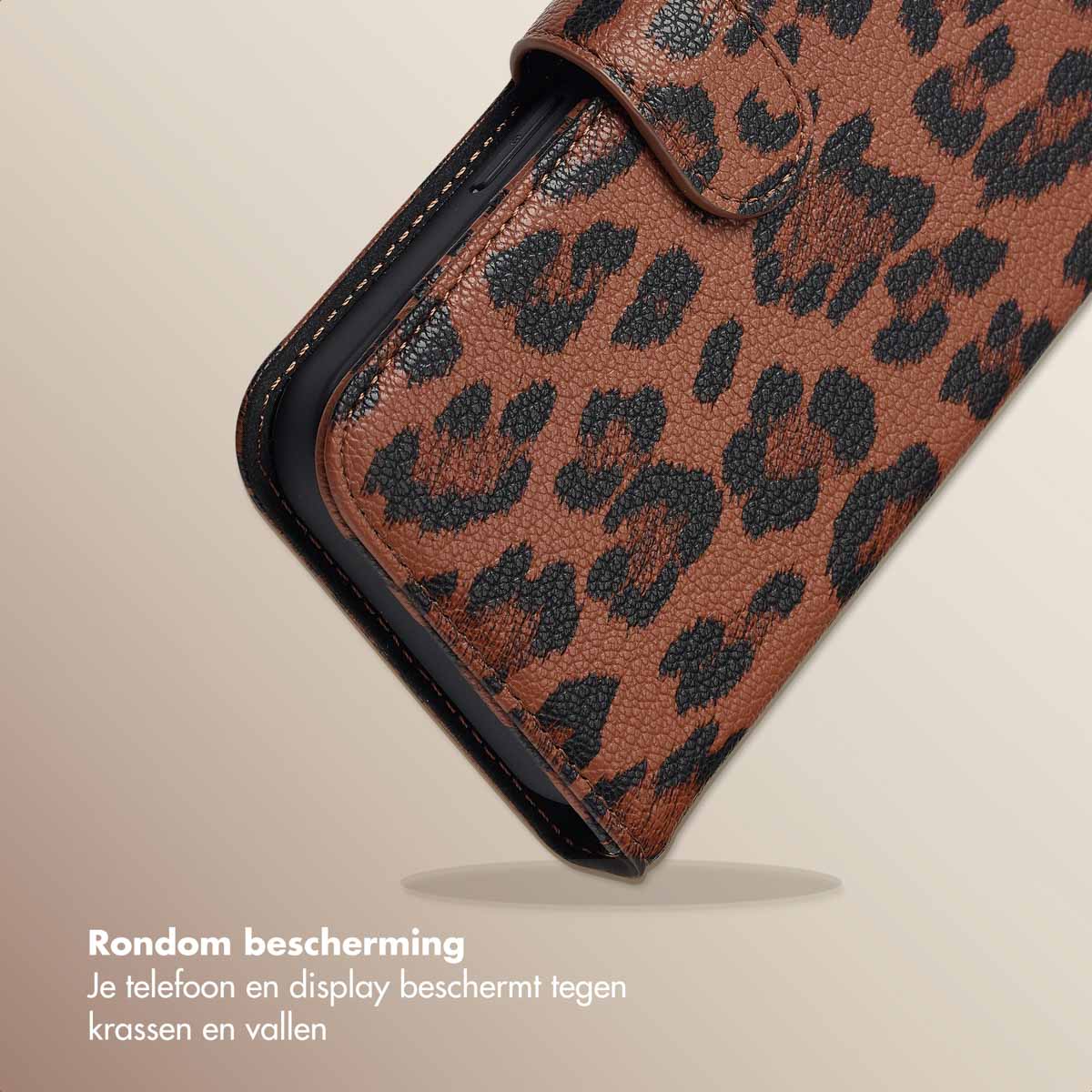 Selencia Sabi Bookcase met Panterprint voor de Apple iPhone 15 - Mocha Brown