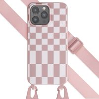 Selencia Siliconen design hoesje met afneembaar koord iPhone 15 Pro Max - Irregular Check Sand Pink