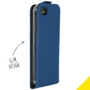 Accezz Flipcase iPhone SE (2022 / 2020) / 8 / 7 - Blauw
