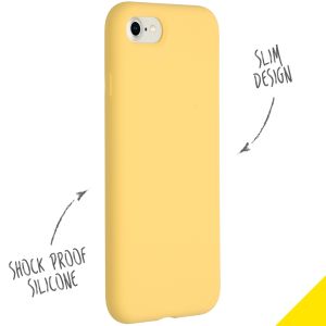 Accezz Liquid Silicone Backcover iPhone SE (2022 / 2020) / 8 / 7 - Yellow