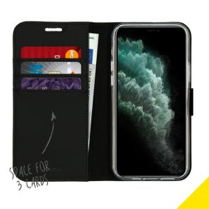 Accezz Wallet Softcase Bookcase iPhone 12 (Pro) - Zwart