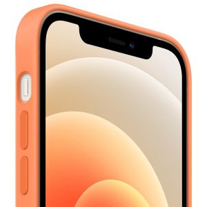 Apple Silicone Backcover MagSafe iPhone 12 (Pro) - Kumquat