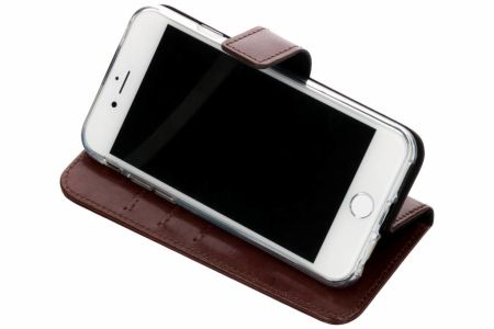 Valenta Leather Bookcase iPhone SE (2022 / 2020) / 8 / 7 / 6(s)