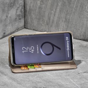 Accezz Wallet Softcase Bookcase OnePlus 7 - Goud