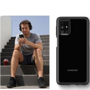 Spigen Ultra Hybrid Backcover Samsung Galaxy M31s - Zwart