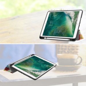 iMoshion Design Trifold Bookcase iPad 6 (2018) 9.7 inch / iPad 5 (2017) 9.7 inch / Air 2 (2014) /Air 1 (2013) - Kleurtjes