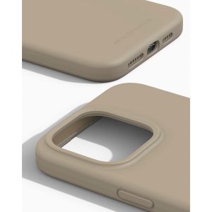 iDeal of Sweden Silicone Case iPhone 15 Pro Max - Beige