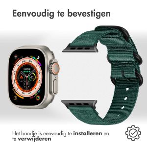 iMoshion Nylon bandje Apple Watch Series 1-9 / SE / Ultra (2) - 42/44/45/49 mm - Donkergroen