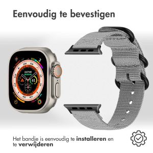 iMoshion Nylon bandje Apple Watch Series 1-9 / SE / Ultra (2) - 42/44/45/49 mm - Lichtgrijs