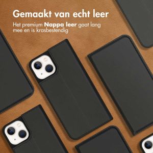 Accezz Premium Leather Slim Bookcase iPhone 13 Mini - Zwart