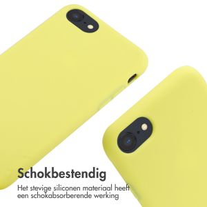iMoshion Siliconen hoesje met koord iPhone SE (2022 / 2020) / 8 / 7 - Geel