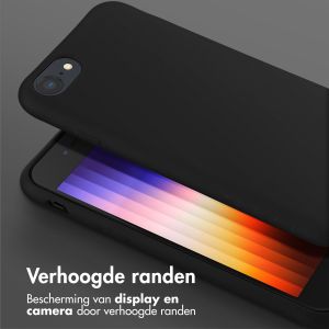 Selencia Siliconen hoesje met afneembaar koord iPhone SE (2022 / 2020) / 8 / 7 - Zwart