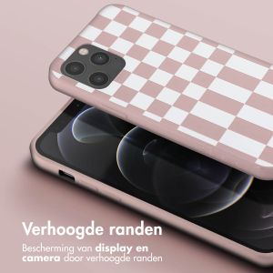 Selencia Siliconen design hoesje met afneembaar koord iPhone 12 (Pro) - Irregular Check Sand Pink