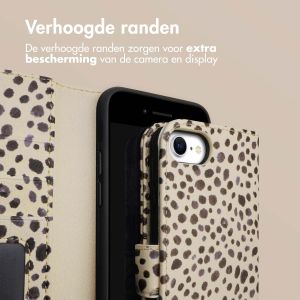 iMoshion Design Bookcase iPhone SE (2022 / 2020) / 8 / 7 / 6(s) - Black And White Dots