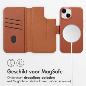 Accezz Leather Bookcase 2-in-1 met MagSafe iPhone 15 - Sienna Brown
