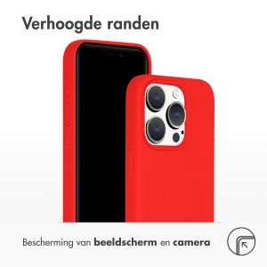 Accezz Liquid Silicone Backcover iPhone 15 Pro - Rood