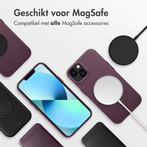 Accezz MagSafe Leather Backcover iPhone 13 - Heath Purple