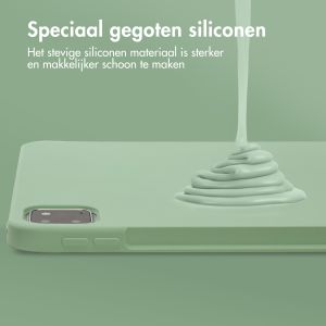 Accezz Liquid Silicone Backcover met penhouder iPad Pro 11 (2018 - 2022) - Lichtgroen