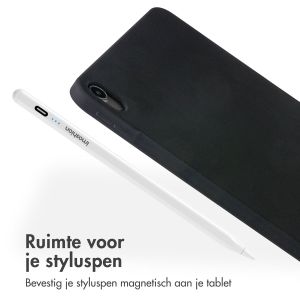 Accezz Liquid Silicone Backcover met penhouder iPad Air (2020 - 2022) - Zwart