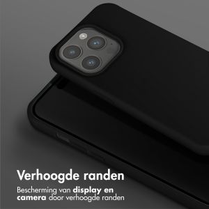 Selencia Siliconen hoesje met afneembaar koord iPhone 15 Pro - Zwart