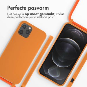 iMoshion Siliconen hoesje met koord iPhone 12 (Pro) - Oranje