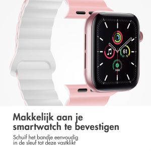 iMoshion Siliconen magnetisch bandje Apple Watch Series 1-9 / SE / Ultra (2) - 42/44/45/49 mm - Roze / Wit