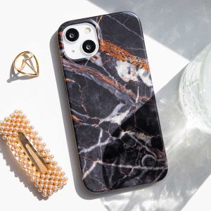 Selencia Aurora Fashion Backcover iPhone 12 (Pro) - Duurzaam hoesje - 100% gerecycled - Zwart Marmer