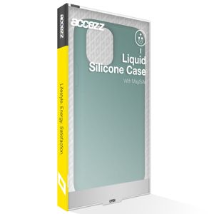 Accezz Liquid Silicone Backcover met MagSafe iPhone 12 Mini - Groen