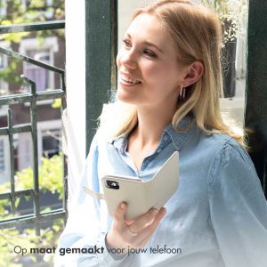 Selencia Echt Lederen Bookcase iPhone 13 Pro Max - Lichtgrijs