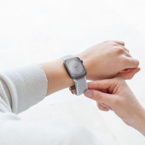 iMoshion Elastisch nylon bandje Apple Watch Series 1-8 / SE - 38/40/41mm - Lichtgrijs