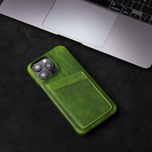 Wachikopa Full Wrap C.C. Backcover met 2 pashouders iPhone 14 - Forest Green