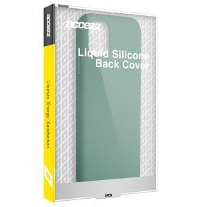 Accezz Liquid Silicone Backcover iPhone 13 - Donkergroen