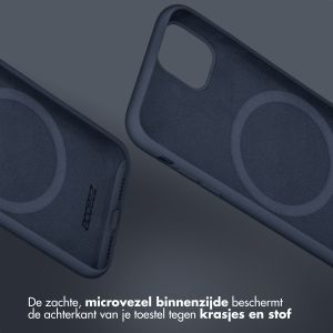 Accezz Liquid Silicone Backcover met MagSafe iPhone 14 Pro - Donkerblauw