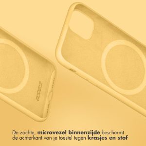 Accezz Liquid Silicone Backcover met Magsafe iPhone 14 Pro Max - Geel