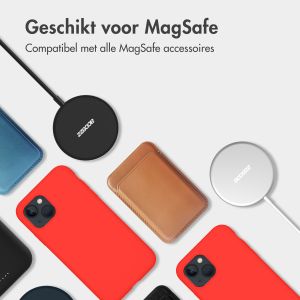 Accezz Liquid Silicone Backcover met MagSafe iPhone 15 Pro Max - Rood