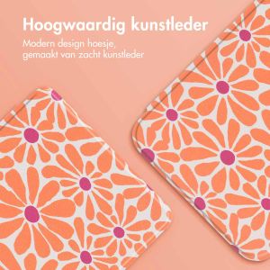 iMoshion Design Slim Hard Case Sleepcover Kobo Clara 2E / Tolino Shine 4 - Orange Flowers Connect