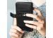 Selencia Echt Lederen Bookcase Huawei P Smart (2020) - Zwart