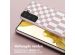Selencia Siliconen design hoesje met afneembaar koord Samsung Galaxy S22 - Irregular Check Sand Pink