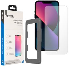 Accezz Glass Screenprotector + Applicator iPhone 13 / 13 Pro / 14