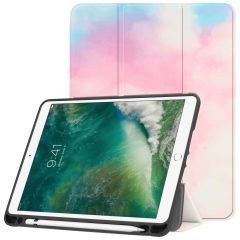 iMoshion Trifold Design Bookcase iPad 6 (2018) 9.7 inch / iPad 5 (2017) 9.7 inch / Air 2 (2014) / Air 1 (2013) - Sky
