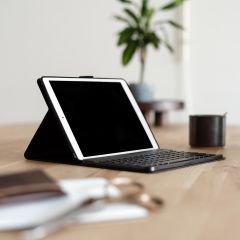 Accezz QWERTY Bluetooth Keyboard Bookcase Galaxy Tab S6 Lite