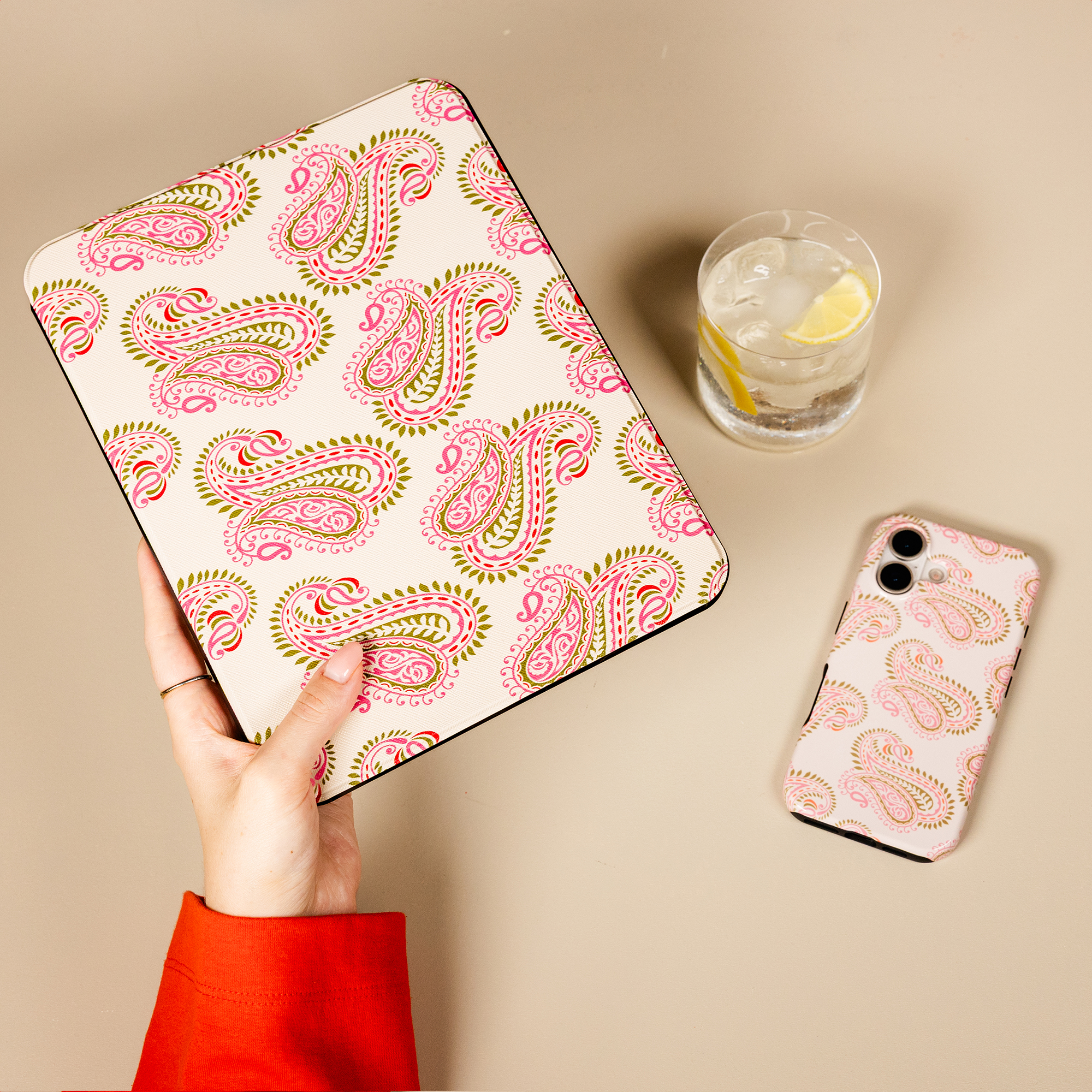 Selencia Vivid tablethoes voor de Apple iPad Air 11 inch (2026) M4 / (2025) M3 / (2024) M2 / Air 5 (2022) / Air 4 (2020) - Paisley Blush