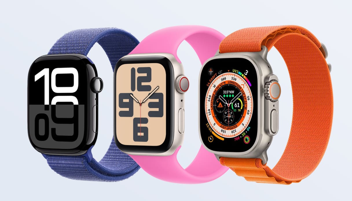 Productfoto van drie verschillende apple watches op een blauwe achtergrond.