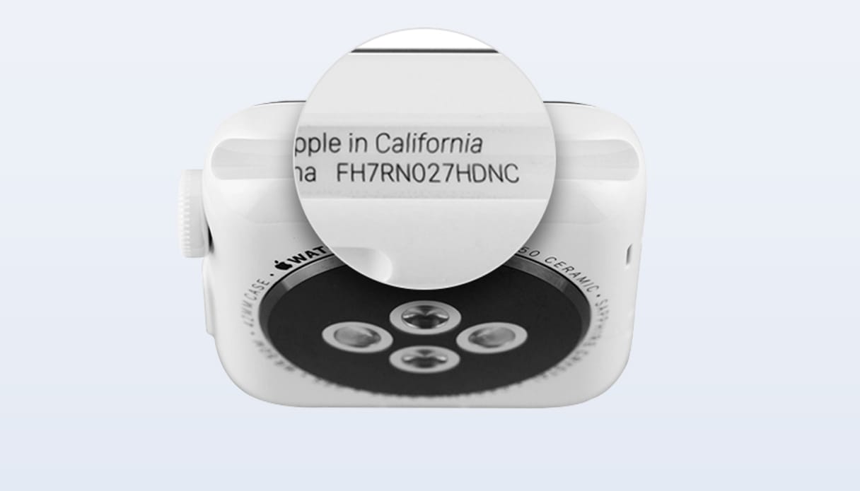 Duidelijke foto van een Apple watch waar je het serienummer op de kast kunt vinden. 