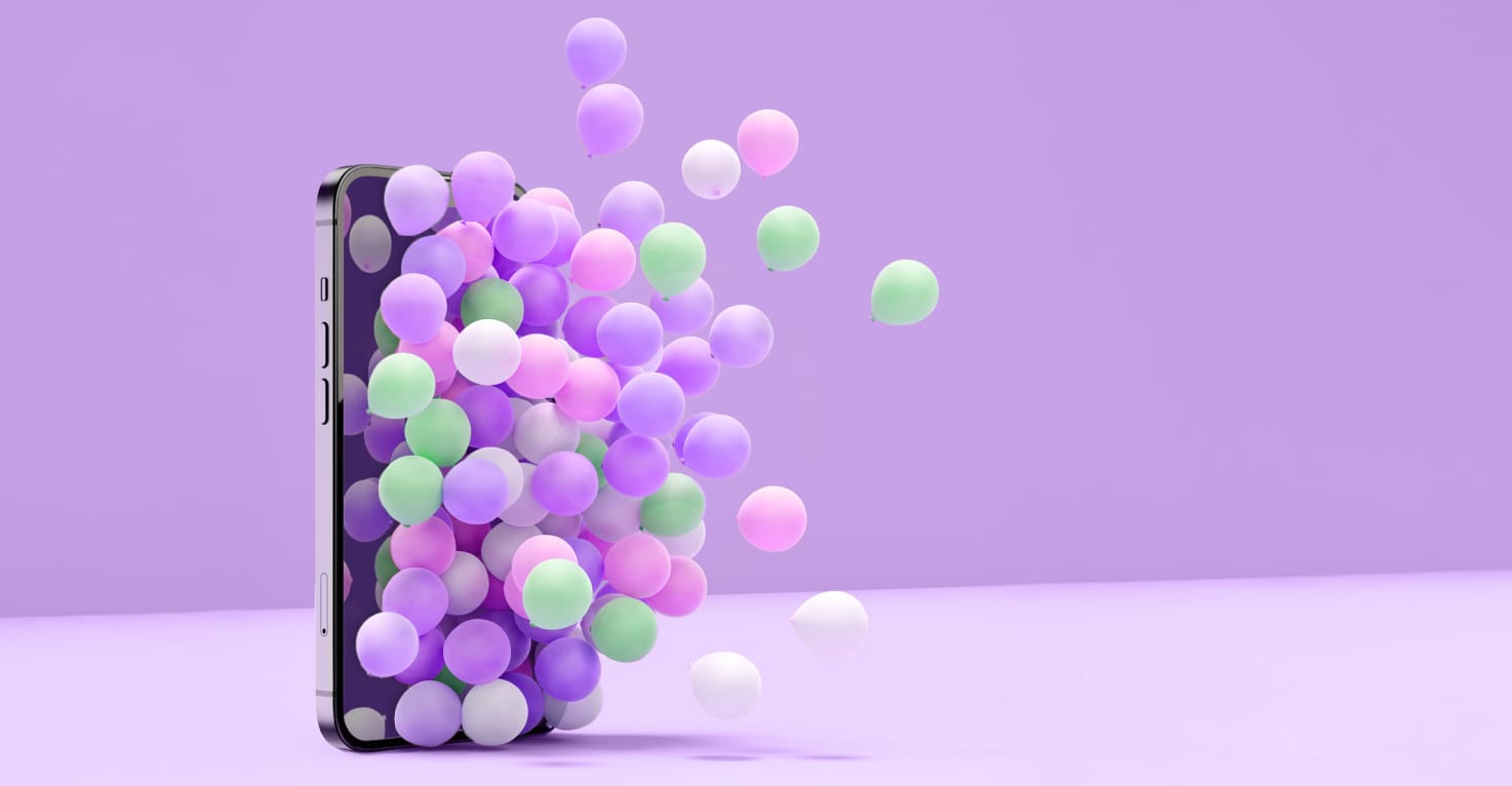 Onbekende iPhone met ballonnen op paarse achtergrond.