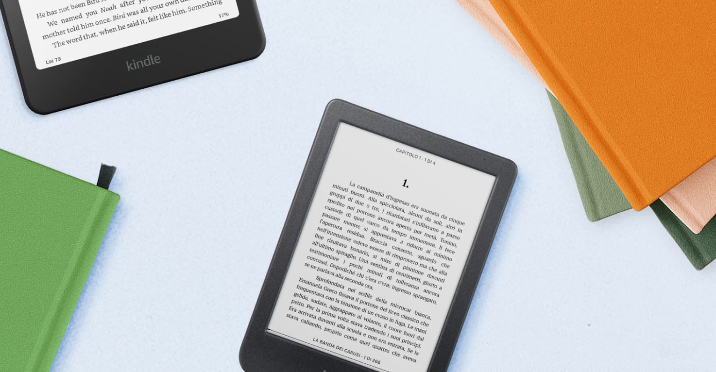 Foto van e-readers op een paarse achtergrond