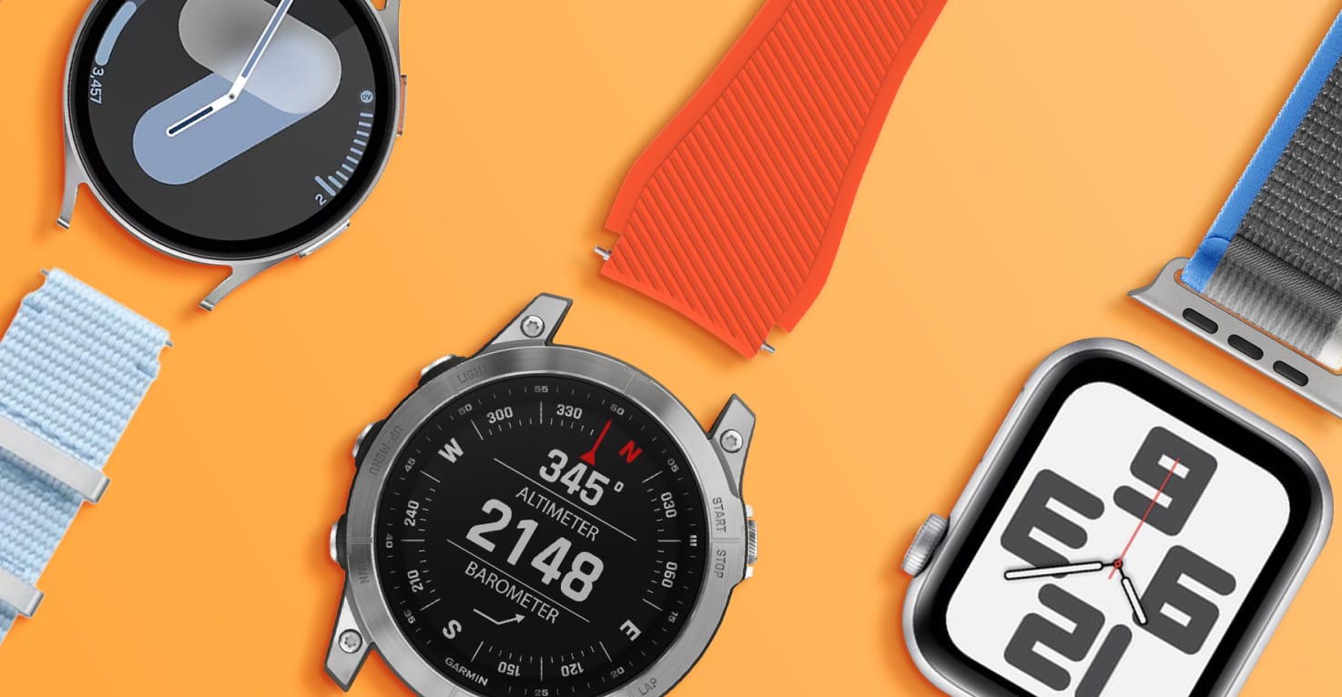 Foto van verschillende smartwatches met een losgehaald bandje op een mosterdgele achtergrond. 